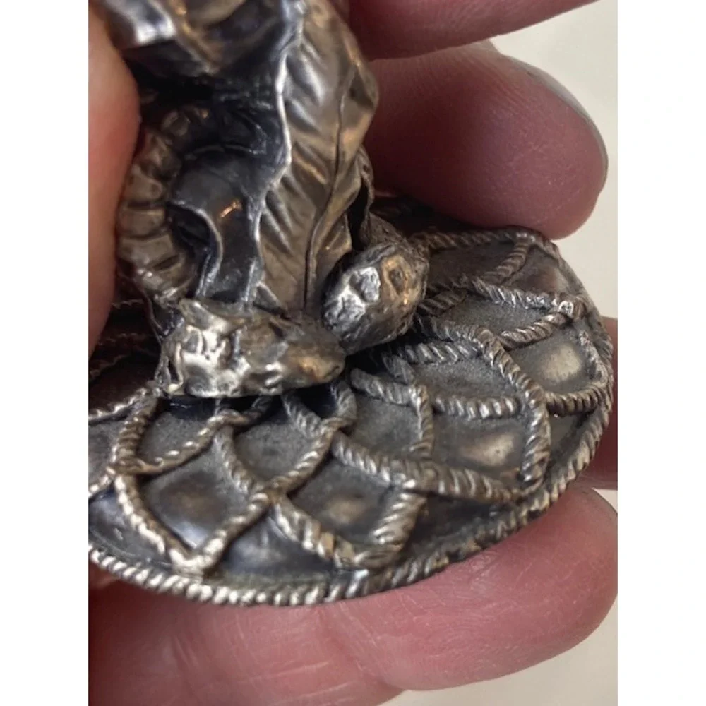 Vintage Seahorse Trinket Box Silver Tone Nautical Shell Pill Box Velvet Lined